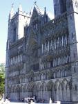 This is the famous chatedral, at least the front part of it. The building is so huge I could not fit it into one photo.