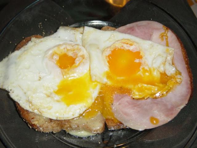 egg-ham-cheese-toast