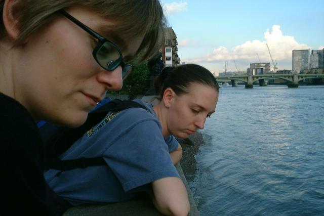 Sofie, Amy and the Thames.